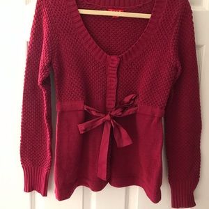 LIKE NEW WOMAN’S SWEATER